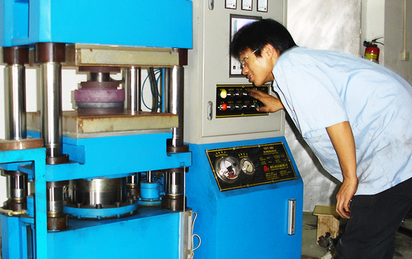 5.熱壓成型(圖1)